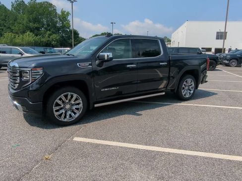 Used 2026 GMC Sierra 1500 Denali AWD/4WD image 4