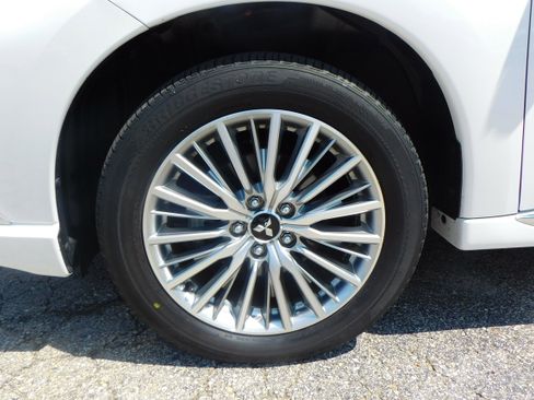 Used 2022 Mitsubishi Outlander SEL image 3