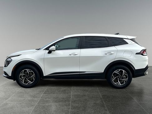 Used 2023 Kia Sportage LX image 5
