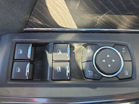 Used 2021 Ford F150 Platinum w/ FX4 Off-Road Package image 26