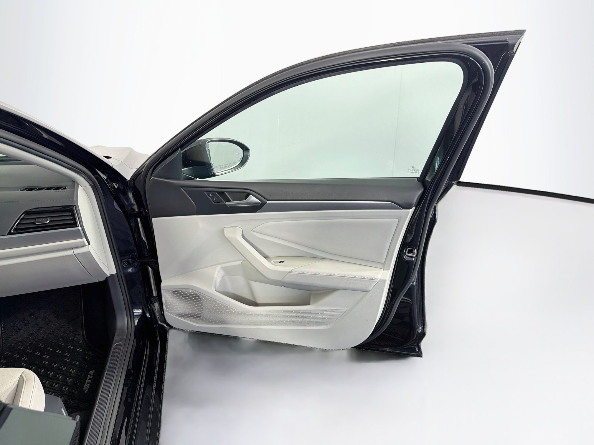 Used 2024 Volkswagen Jetta SE w/ Panoramic Sunroof Package FWD image 32