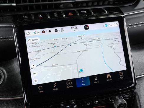 Used 2022 Jeep Grand Cherokee Overland w/ Luxury Tech Group IV AWD/4WD image 6