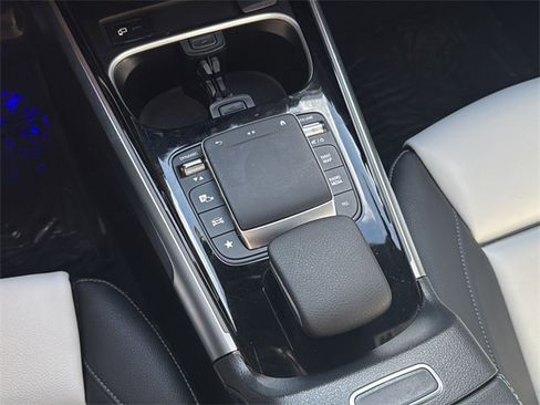 Certified 2023 Mercedes-Benz GLB 250 image 19