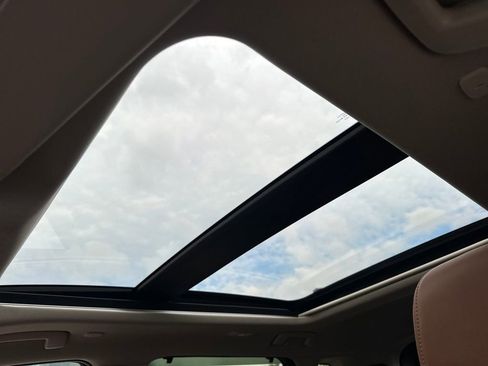 Used 2025 Nissan Rogue Platinum w/ Tech Package image 27