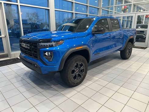 Used 2024 GMC Canyon Elevation w/ Convenience Package image 2