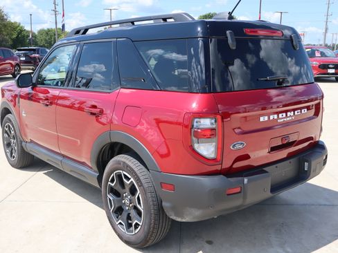 Used 2025 Ford Bronco Sport Outer Banks AWD/4WD image 7