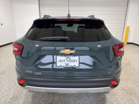 New 2026 Chevrolet Trax LT w/ Sunroof Package image 5