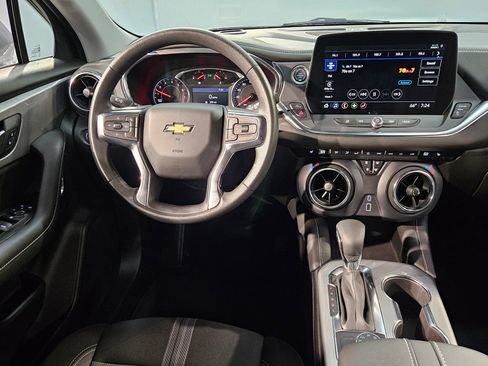 Used 2025 Chevrolet Blazer LT AWD/4WD image 9