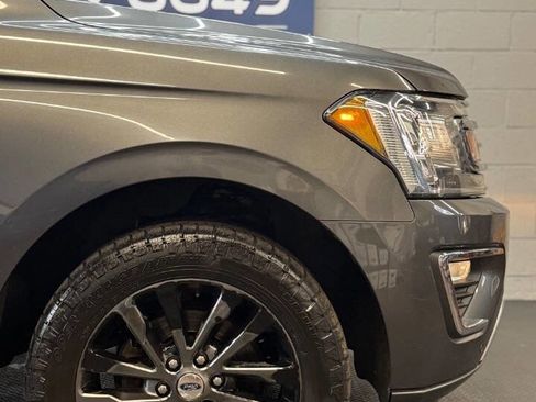 Used 2019 Ford Expedition Limited w/ Equipment Group 301A AWD/4WD image 9