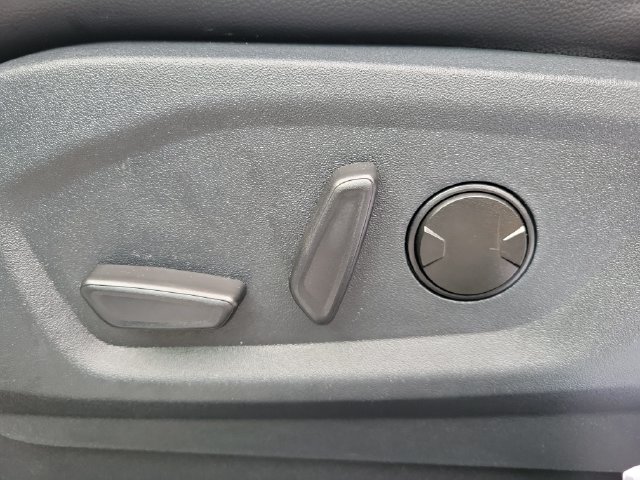 Certified 2024 Ford Edge ST-Line AWD/4WD image 11