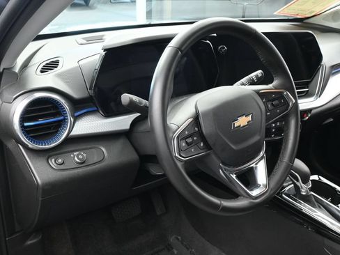 Used 2025 Chevrolet Trax LT w/ Driver Confidence Package FWD image 15