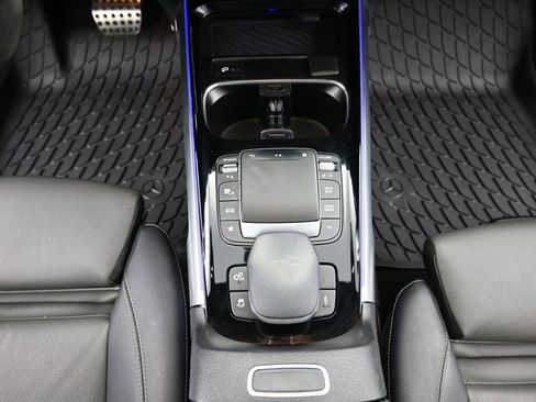 Used 2021 Mercedes-Benz GLB 35 AMG 4MATIC image 14