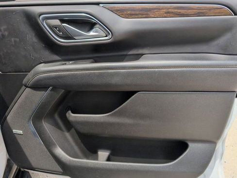 Used 2023 Chevrolet Suburban Premier RWD image 34