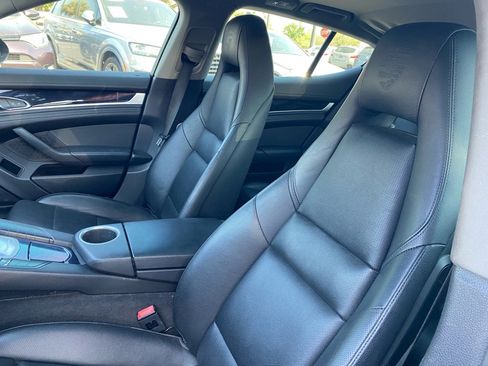 Used 2016 Porsche Panamera image 32