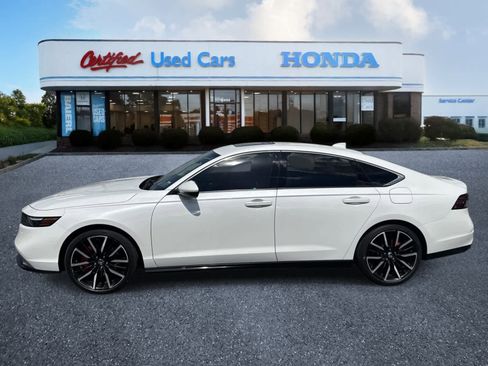 Used 2024 Honda Accord Touring image 3