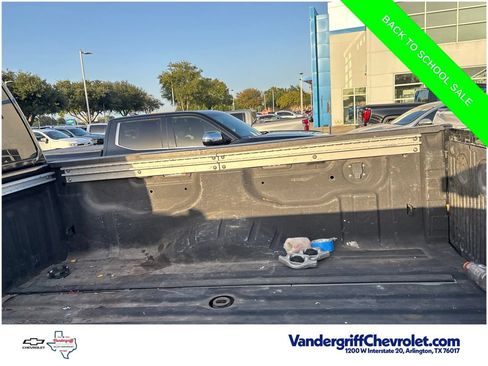 Used 2019 Nissan Titan SL w/ Chrome Package AWD/4WD image 12