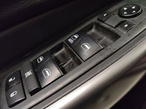 Used 2019 Jeep Cherokee Latitude w/ Popular Appearance Group image 27