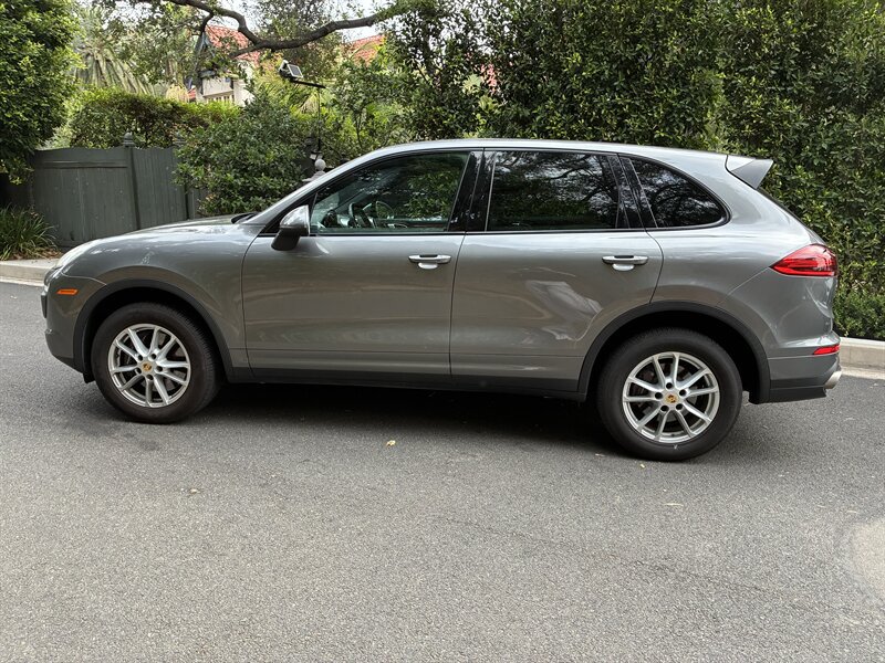 Used 2017 Porsche Cayenne AWD/4WD image 12