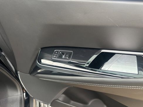 Used 2025 Cadillac Escalade ESV V w/ LPO, ONYX Package image 61