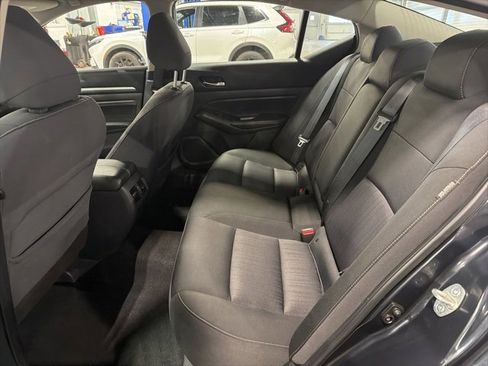 Used 2019 Nissan Altima 2.5 SV image 11