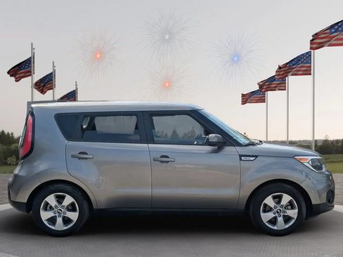 Used 2017 Kia Soul FWD image 4