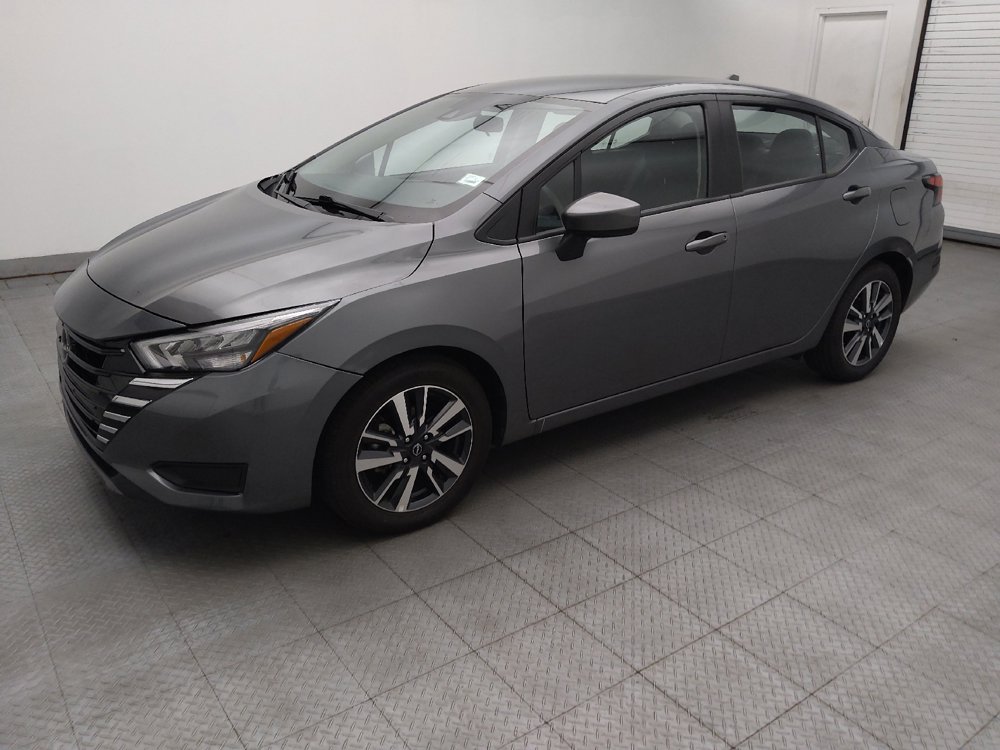 Used 2025 Nissan Versa SV FWD image 2