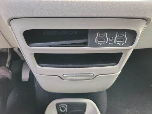 Used 2023 Chrysler Voyager LX FWD image 20