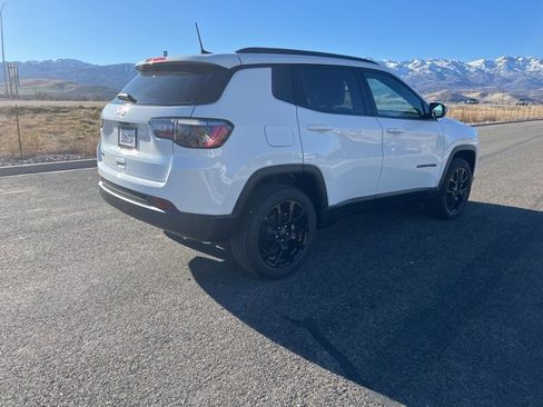 New 2026 Jeep Compass Latitude image 3