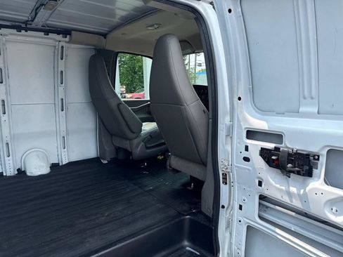 Used 2020 Chevrolet Express 2500 w/ Driver Convenience Package image 31