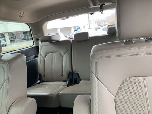 Certified 2024 Ford Expedition Limited image 9