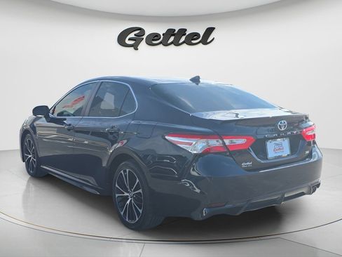 Used 2020 Toyota Camry SE w/ Convenience Package FWD image 7