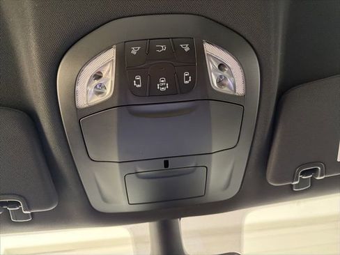 New 2026 Chrysler Pacifica Select image 21