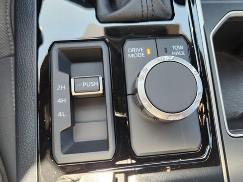 New 2025 Toyota Tundra SR image 31