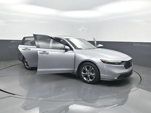 Used 2023 Honda Accord EX image 42