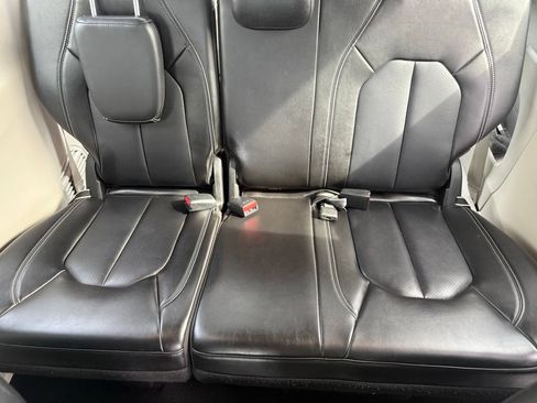 Used 2023 Chrysler Pacifica Touring-L FWD image 44