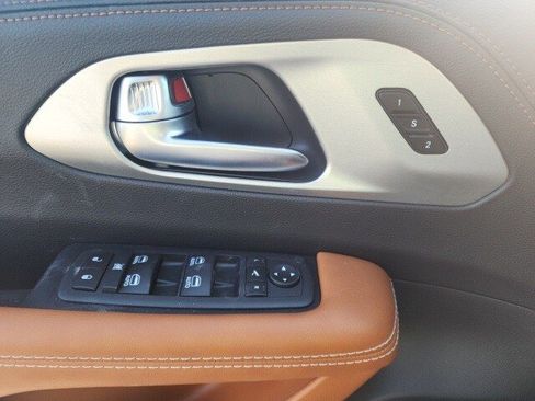 New 2026 Chrysler Pacifica Pinnacle image 13