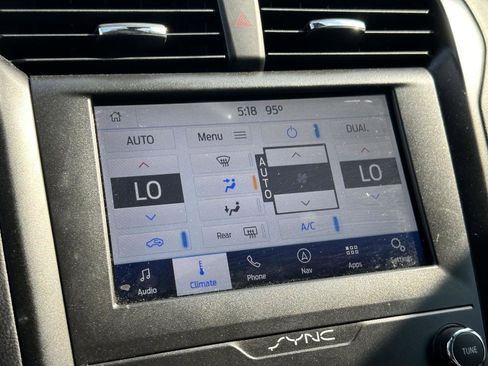 Used 2019 Ford Fusion SE w/ Equipment Group 151A FWD image 12