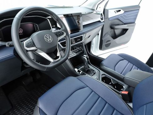 New 2025 Volkswagen Taos SEL image 19