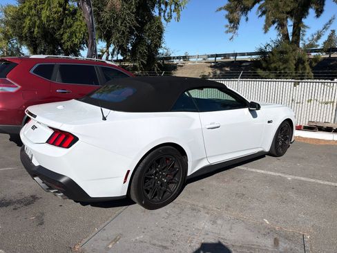 Used 2025 Ford Mustang GT Premium w/ GT Performance Package RWD image 4