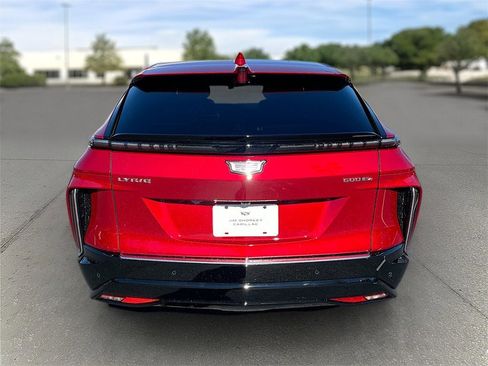 New 2026 Cadillac Lyriq Luxury image 5