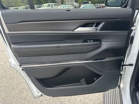 Used 2024 Jeep Grand Wagoneer Series II w/ Quick Order Packagew 28T image 31