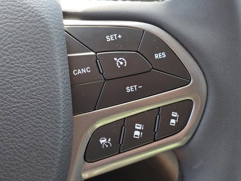 Used 2022 Jeep Cherokee Limited image 15