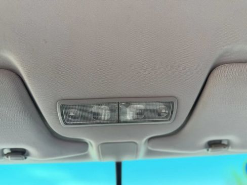 Used 2005 Honda Civic Hybrid Sedan image 29