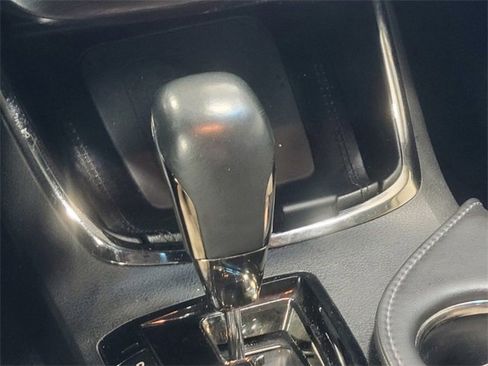 Used 2016 Toyota Avalon Touring image 23