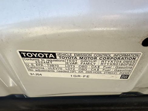 Used 2024 Toyota 4Runner TRD Off-Road Premium w/ Off Road Premium Plus Package AWD/4WD image 12