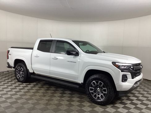 Used 2023 Chevrolet Colorado Z71 w/ Z71 Convenience Package 2 image 1