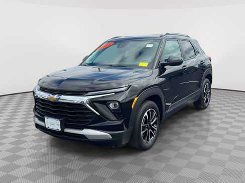 Used 2024 Chevrolet TrailBlazer LT FWD image 3