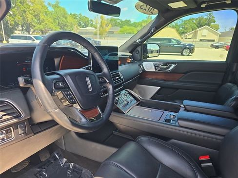 Certified 2023 Lincoln Navigator L Reserve AWD/4WD image 19