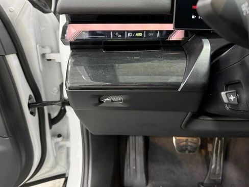 New 2026 BMW 530i xDrive w/ M Sport Package AWD/4WD image 29