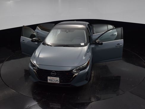 Used 2025 Nissan Sentra SR image 33